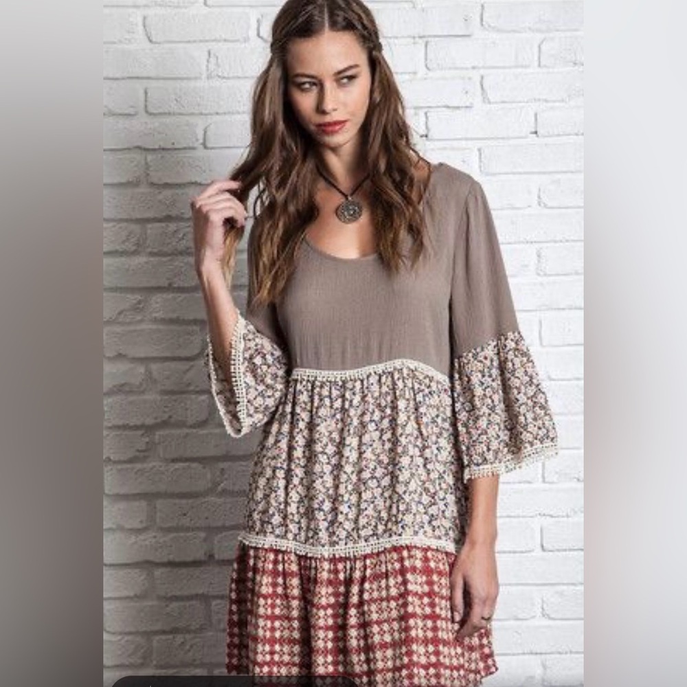 Umgee Boho Western Tiered Flowy Floral Printed bell sleeve mini dress size small